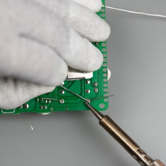 пайка выводных компонентов