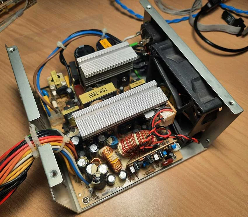 как устроен блок питания компьютера