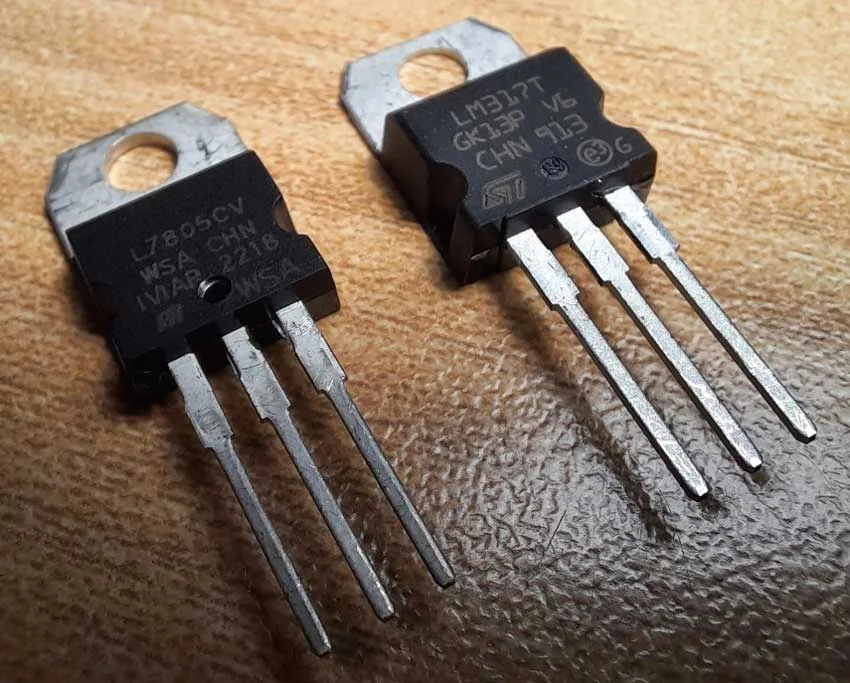 стабилизатор l7805 и регулятор LM317