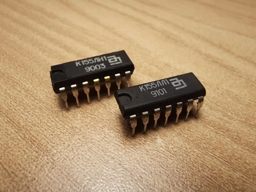 микросхемы К155ЛН1 и К155ЛЛ1