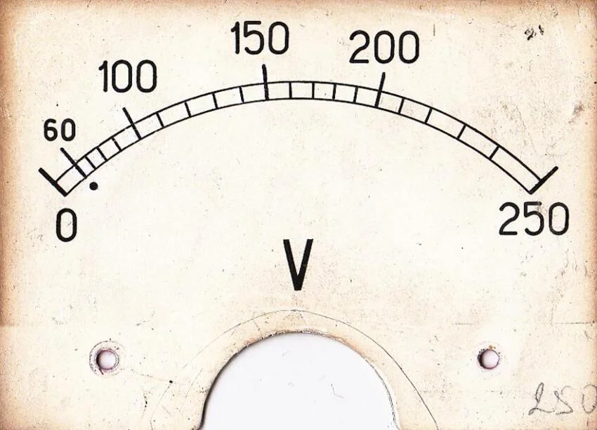 вольтметр шкала прибора