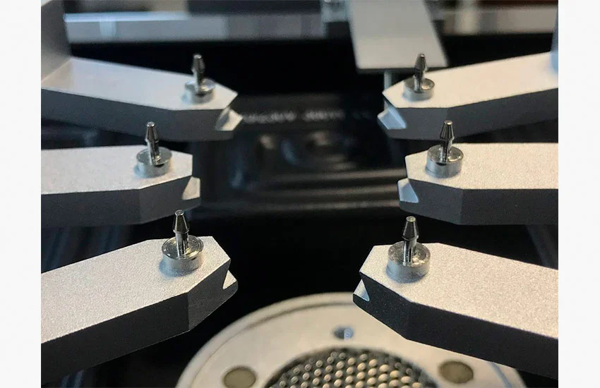 Как выглядят крепления держателей