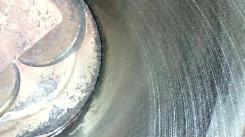 Изображение поршня и внутренней поверхности камеры сгорания