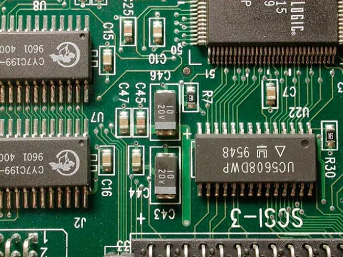 Плата с поверхностным монтажом