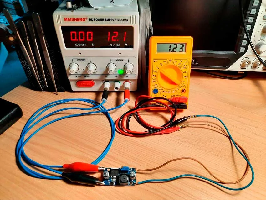 Замер напряжения вольтметром вольтметр измерить напряжение