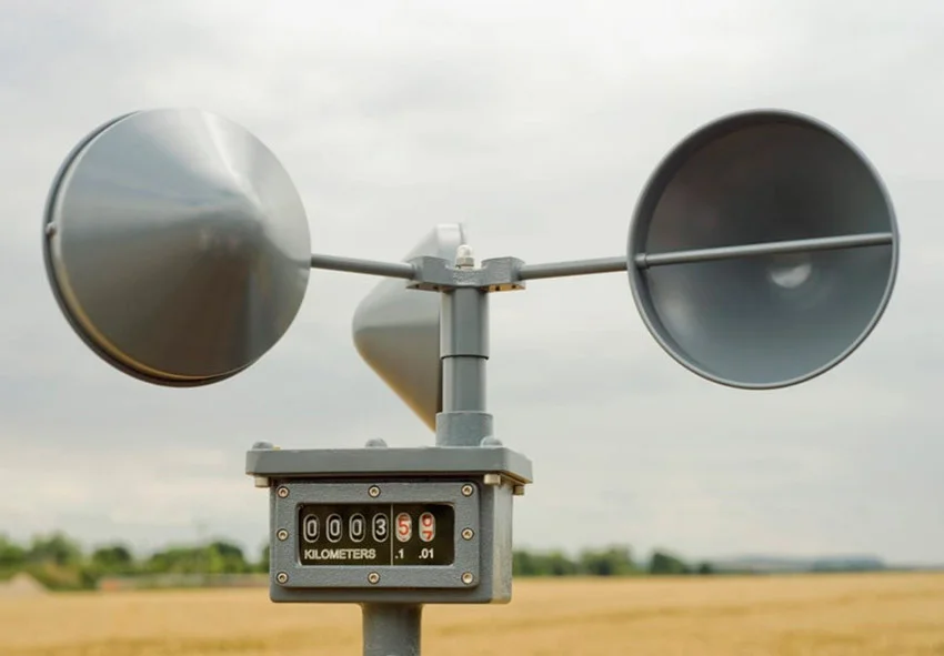 измерение ветра анемометром