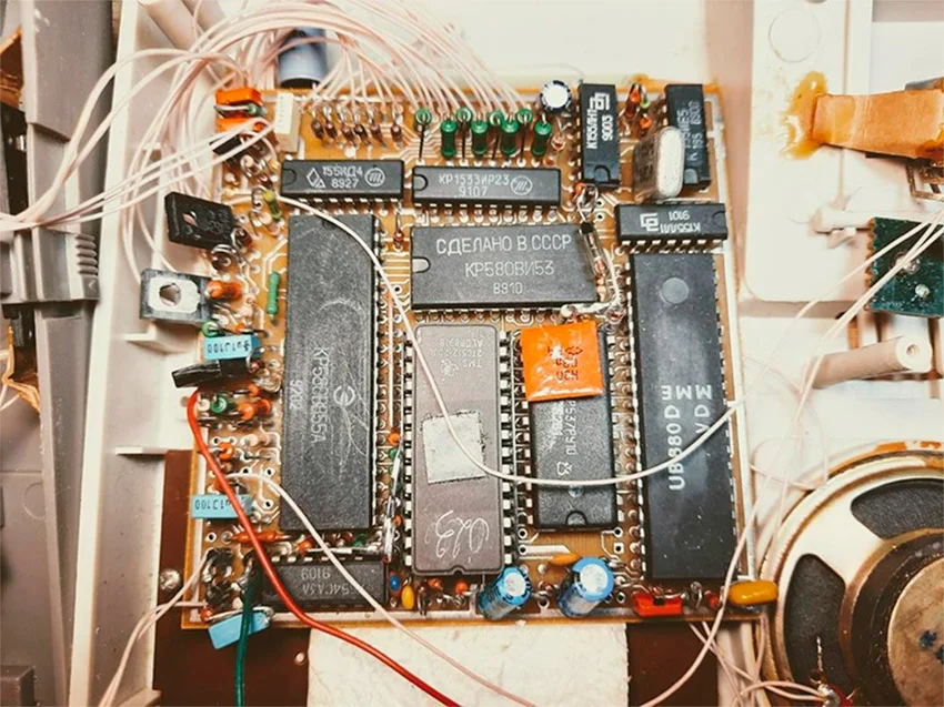 Плата с микросхемами