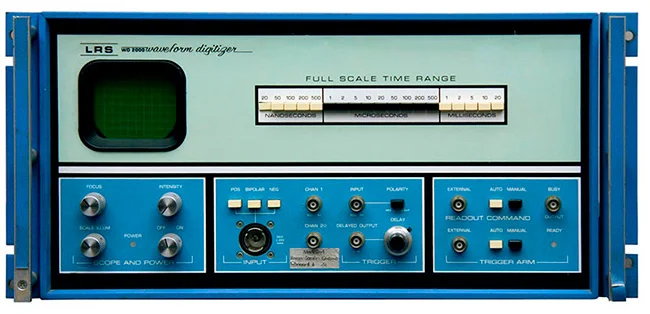 Первый в мире цифровой осциллограф