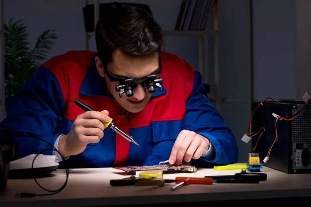 в процессе пайки припоя