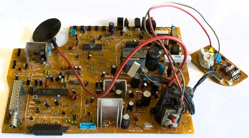 Плата телевизора 1990-2000-х годов