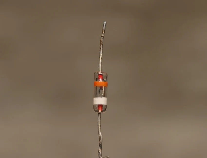 стабилизатор напряжения на стабилитроне