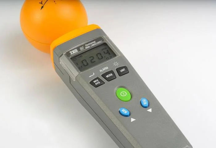 детектор ЭМП, купить измеритель электромагнитных излучений, тестер электромагнитного поля