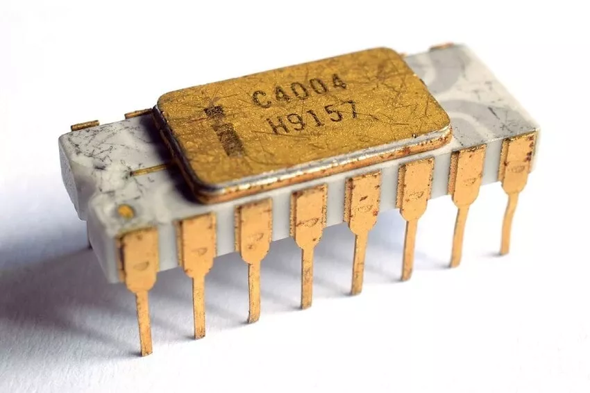 Intel 4004 как выглядели микропроцессоры
