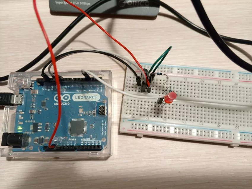 вид макета термометра макет с arduino