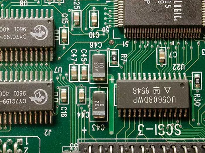 Плата с поверхностным монтажом