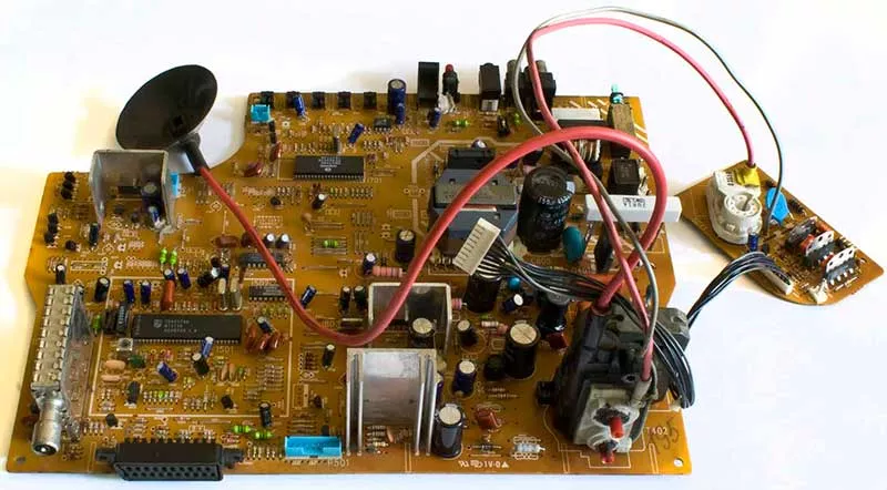 Плата телевизора 1990-2000-х годов