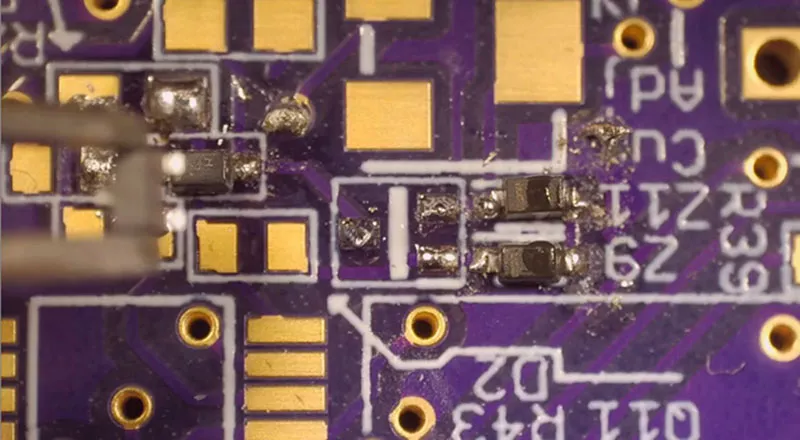 Пайка миниатюрных компонентов поверхностного монтажа